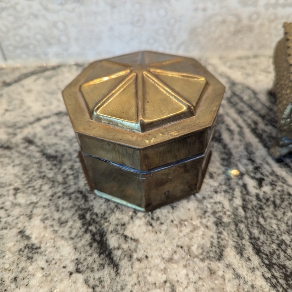 Vintage/Antique Small Brass/Metal Trinket Box - Picture 14 of 14